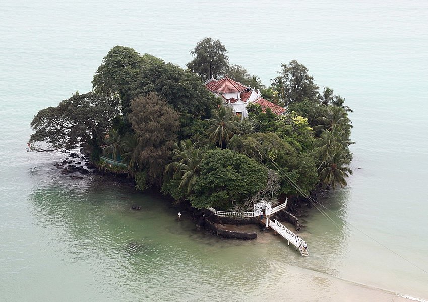 Visit Taprobane Island